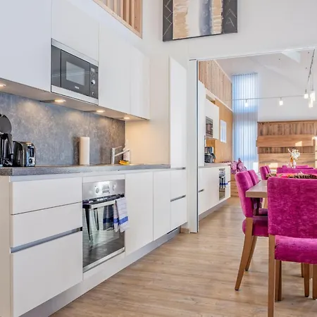 Sonnenhaus 度假居 *