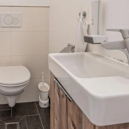 Sonnenhaus 度假居 *